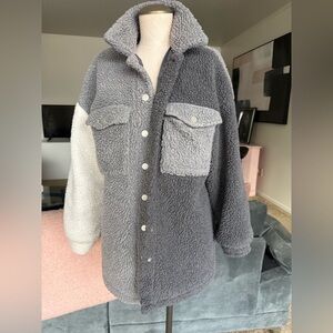 Oversized medium Sherpa color block jacket